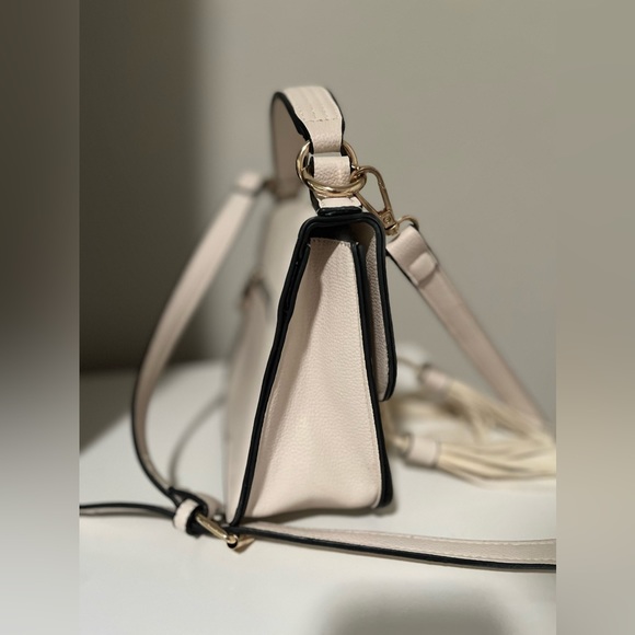 Like New White/Light Cream Tasseled Faux-Leather Purse. Perfect for Nashville! - Picture 7 of 7